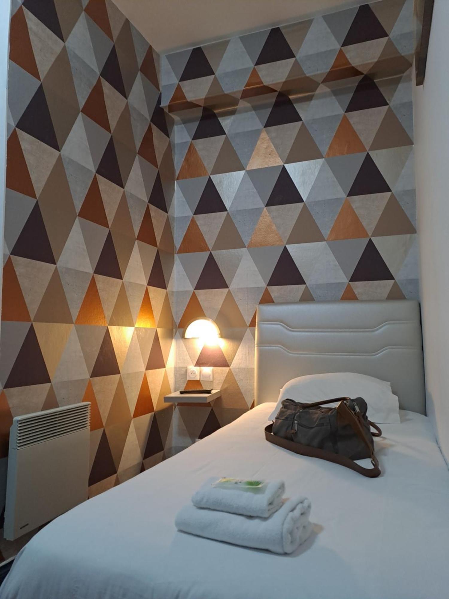 Hotel Le Celtic 몽뤼꽁 외부 사진